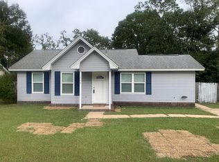 408 Oak Pl, Crestview, FL 32539