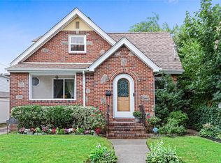 347 Rockaway Pkwy, Valley Stream, NY 11580