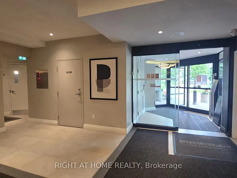 550 Webb Dr #914 — Photo 4