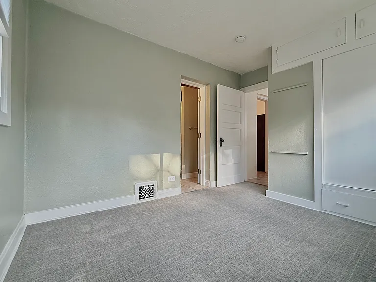 235 S Grant St — Photo 18