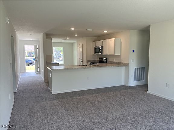 2nd image of 2812 NE 6th Place Cpe