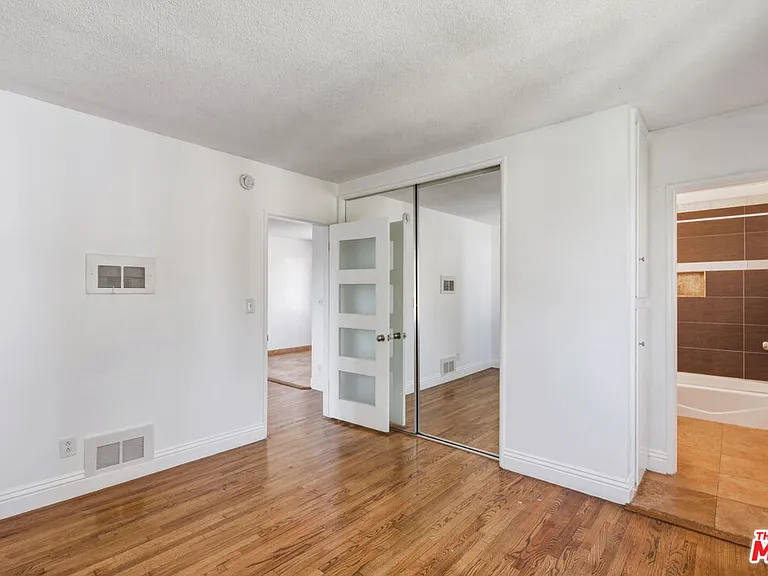 5117 Crenshaw Blvd #12 — Photo 16