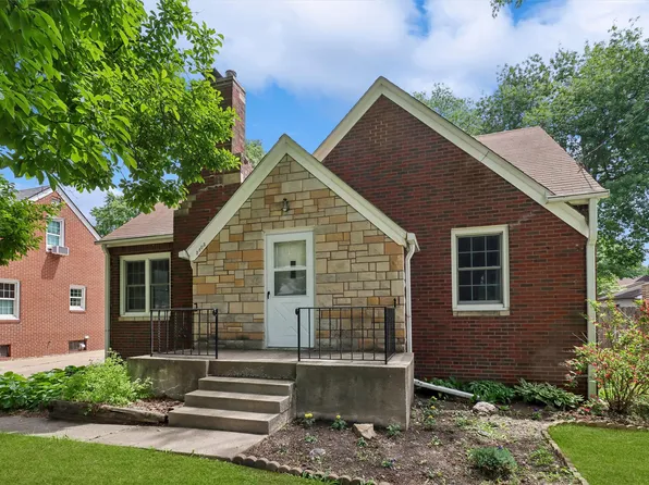 2803 48th St, Des Moines, IA 50310