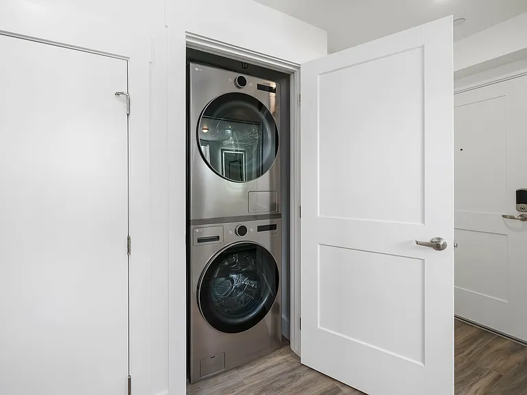 Artisan Apartments — Photo 11