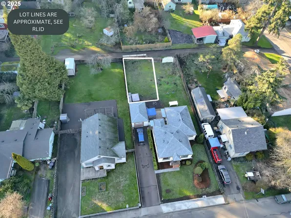 1652 Augusta Aly, Eugene, OR 97403