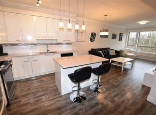 19228 64th Ave #404, Surrey, BC V3S7C9