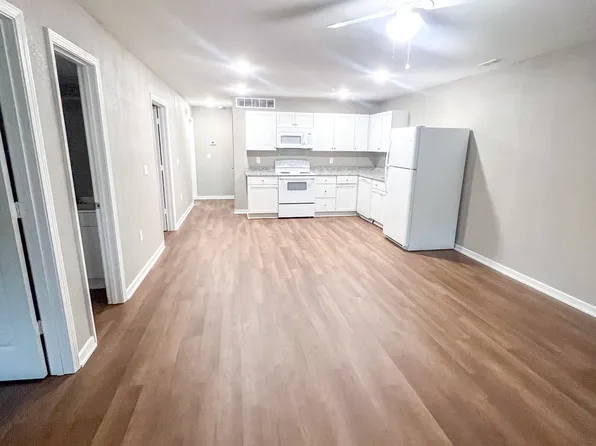 320 W South St, Warrensburg, MO 64093
