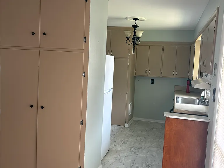 1 Burke Ave — Photo 4