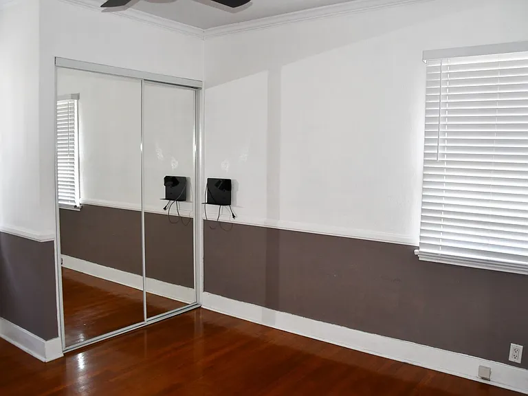 629 W Culver Ave — Photo 28