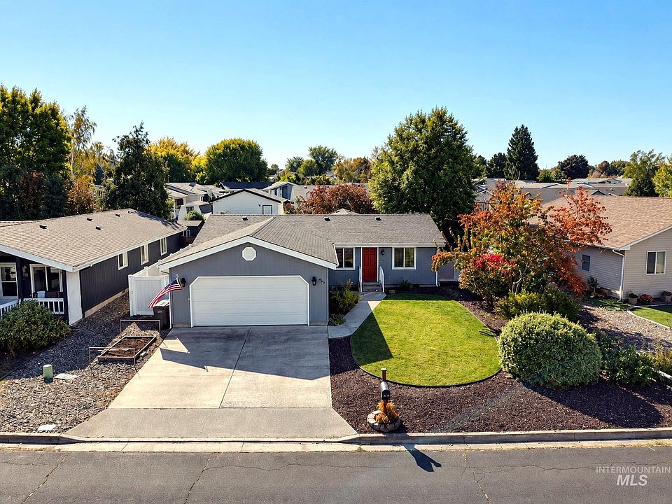 1st image of 830 Tamarack Dr