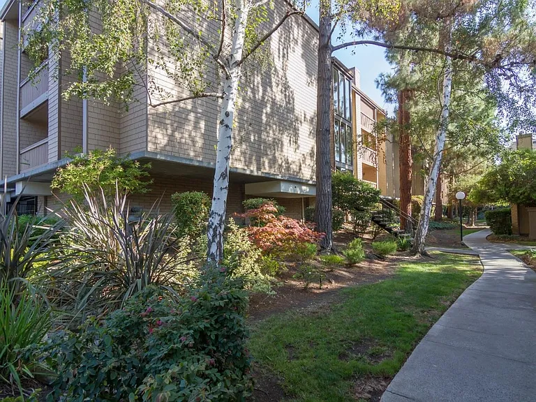 49 Showers Dr #J219 — Photo 16