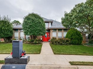 1906 Wimbledon Dr, Arlington, TX 76017