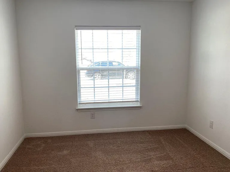 309 Riverdale Dr — Photo 25