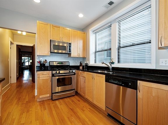 5th image of 4942 N Winchester Ave APT 2