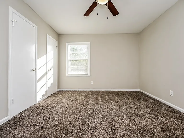 435964_023_main_bedroom_13448284.jpg