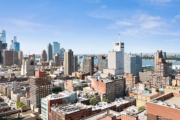 Rented by Douglas Elliman | media 24