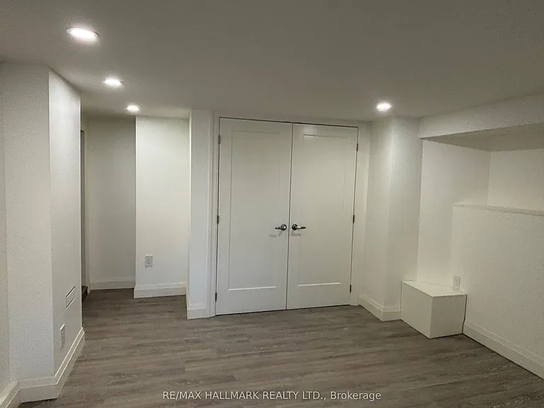 3 Whitewood Rd #LOWER — Photo 10