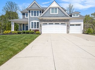 8424 Colony Ridge Dr, White Lake, MI 48386