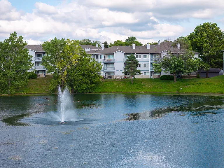 Fountains Apartments — Photo 97