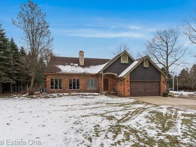 820 Quatro Ln, Leonard, MI, 48367