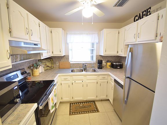 4th image of 25 Lake Vista Trl APT 202