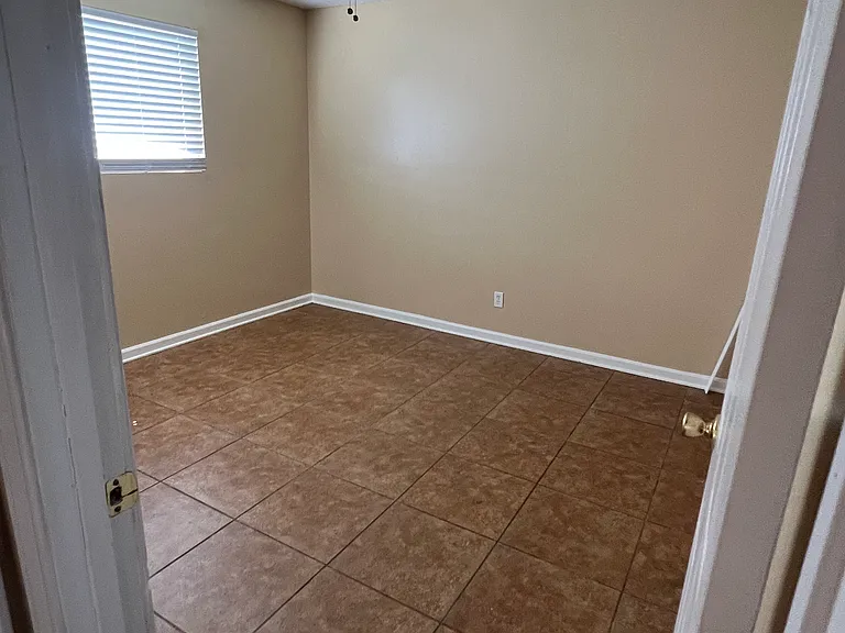 7619 Downman Rd — Photo 11