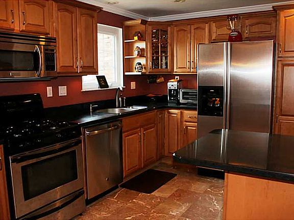 2nd image of 234 Coleen Dr