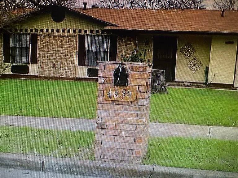 4839 Castle Strm — Photo 2