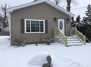 225 Shadydell Ave, Mundelein, IL 60060