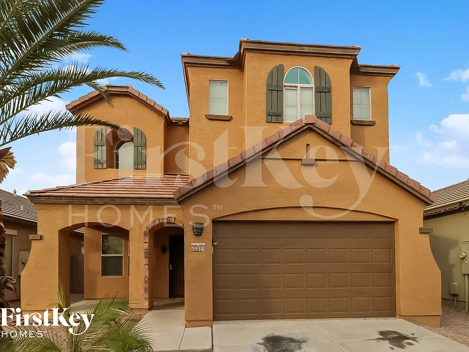 9434 W Berkeley Rd