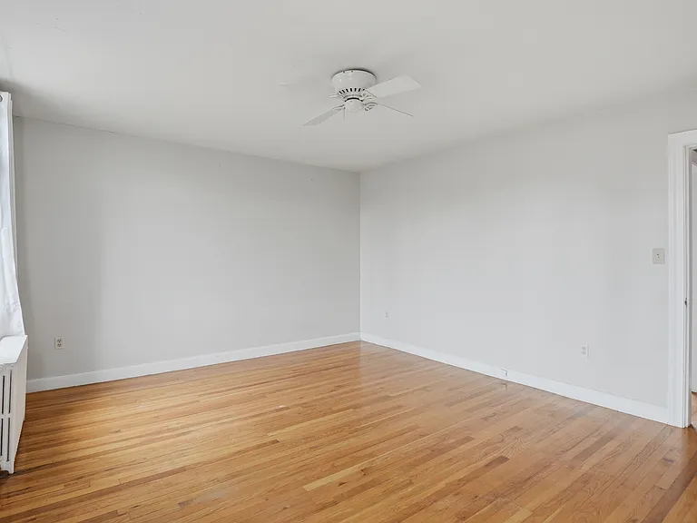 20 Ashland St #3L — Photo 3