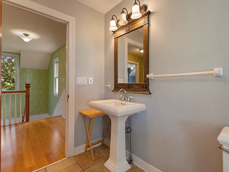 5820 Chamberlain Ln — Photo 50