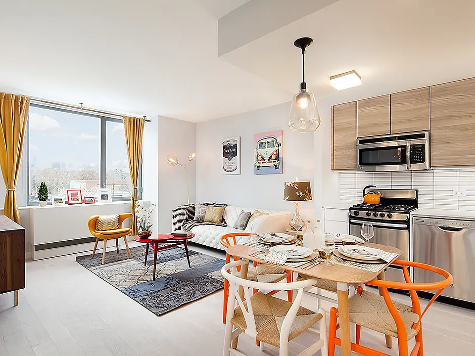 41-42 24th St #806