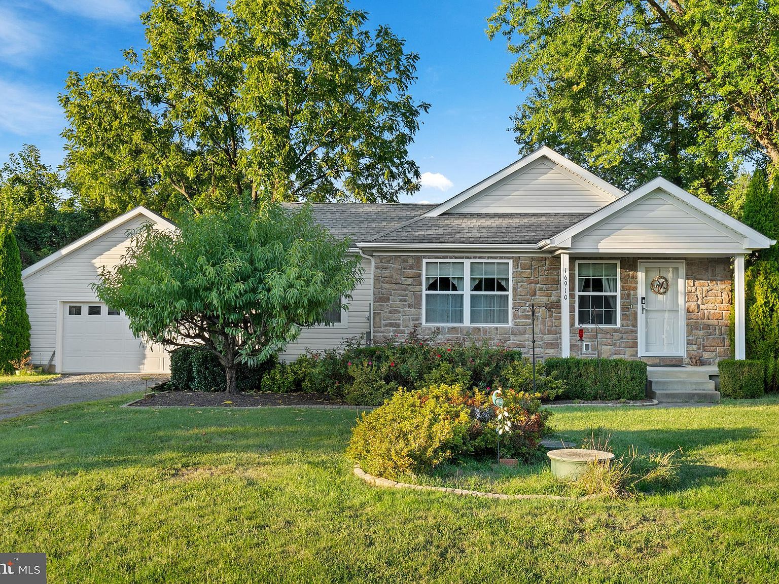 16910 Oliver St, Paeonian Springs, VA 20129 Zillow