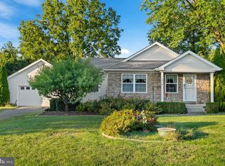 16910 Oliver St, Paeonian Springs, VA 20129