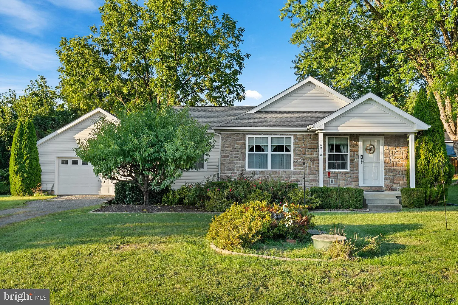 16910 Oliver St photo 1