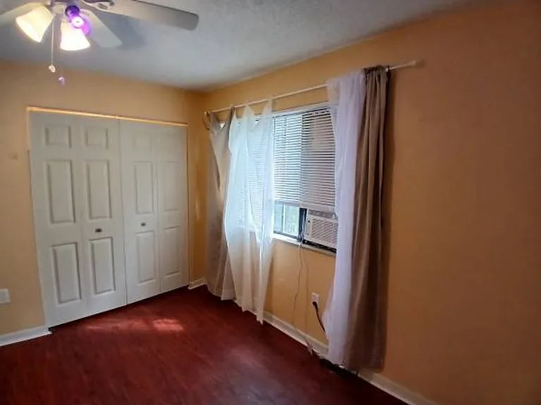 618 Oaks Hollow Ct — Photo 1