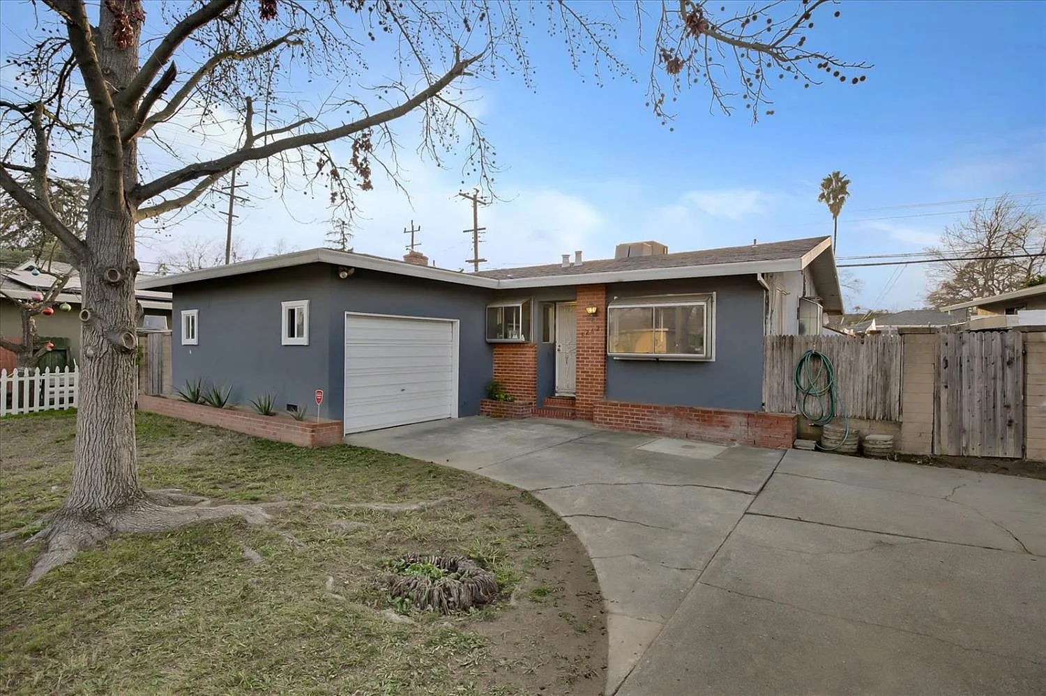3262 Back Cir photo 1