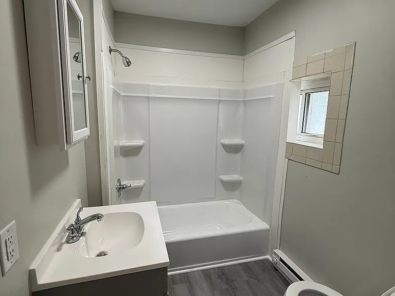 1201 Stafford Ave — Photo 7