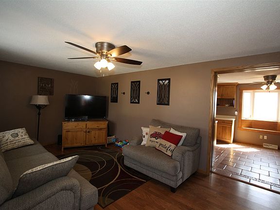 5th image of 406 Woodland Dr