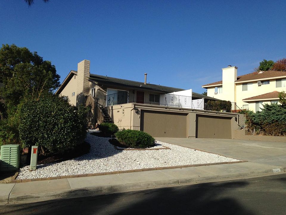 Front view of home - 2439 right side