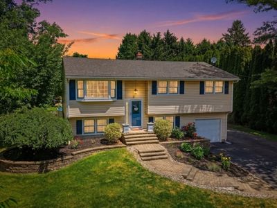 11 Hillside Dr, Clinton, NJ, 08809