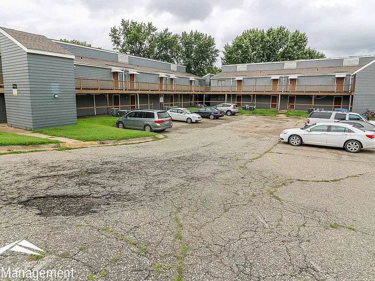 1500 McCain Ln — Photo 9