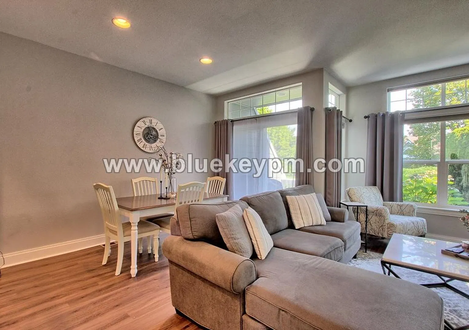 2 Bed, 2.5 Baths Townhome in Beaverton Near Greenway Park — Photo 3