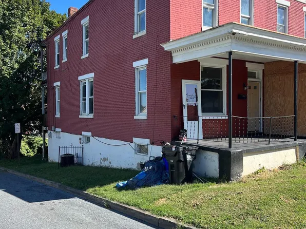 2028 Briggs St, Harrisburg, PA 17103