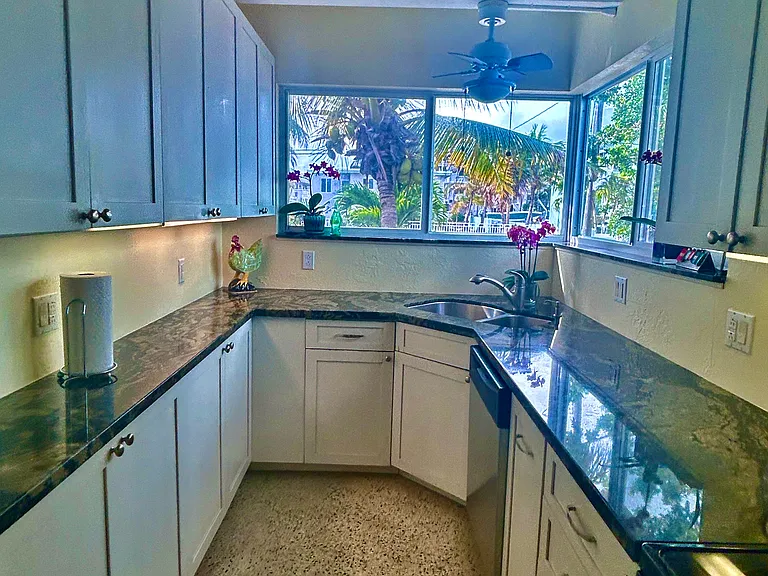 64 Seagate Blvd — Photo 11