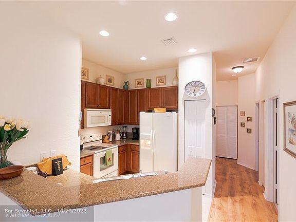 2nd image of 5805 Hampton Hills Blvd #2201