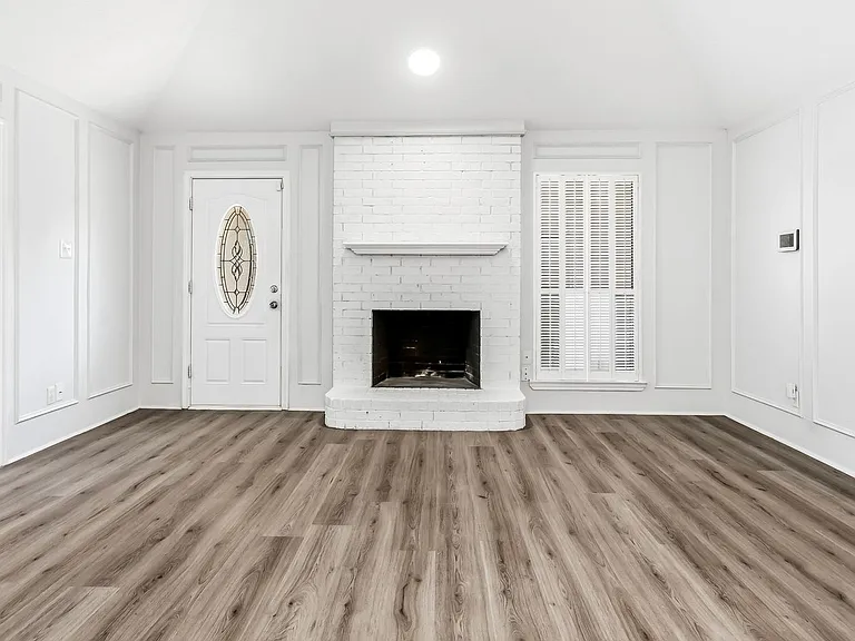 1016 Willowbrook Trl — Photo 3