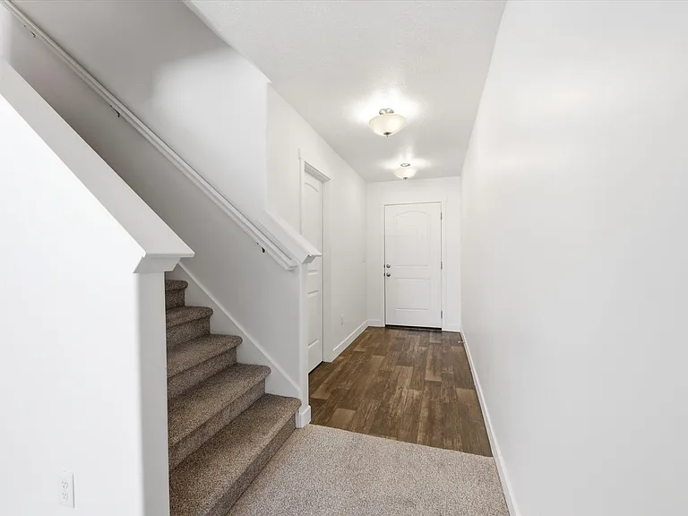 432 S Pegasus Way — Photo 8