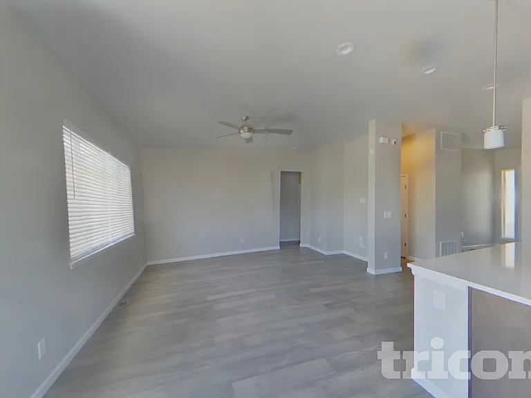 686 Ranchhand Dr — Photo 3